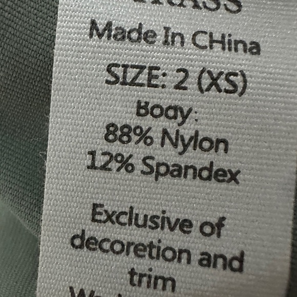 Bundle Set | NWT H&M Bandeau & DIRASS Activewear Crop Top Hoodie (size XS/S) - Picture 6 of 12